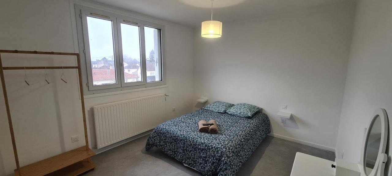 Private Room In Shared Apartment III Beauvais Exterior photo
